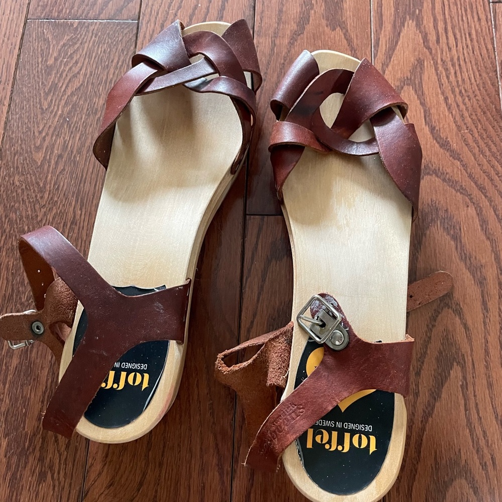 Swedish Hasbeens peep toe low. Brown leather. Worn once.